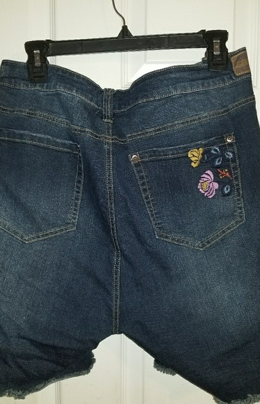 Denim shorts - Picture 7 of 7